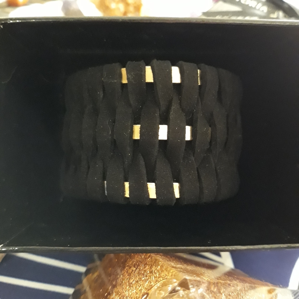 Victoria Secret Cuff - Picture 3 of 6